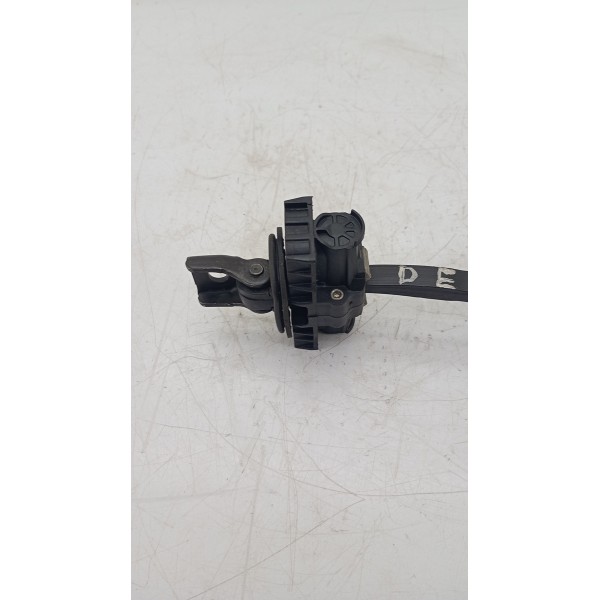 Limitador De Porta Dianteira Esq Vw Polo 18/22 6ea837249