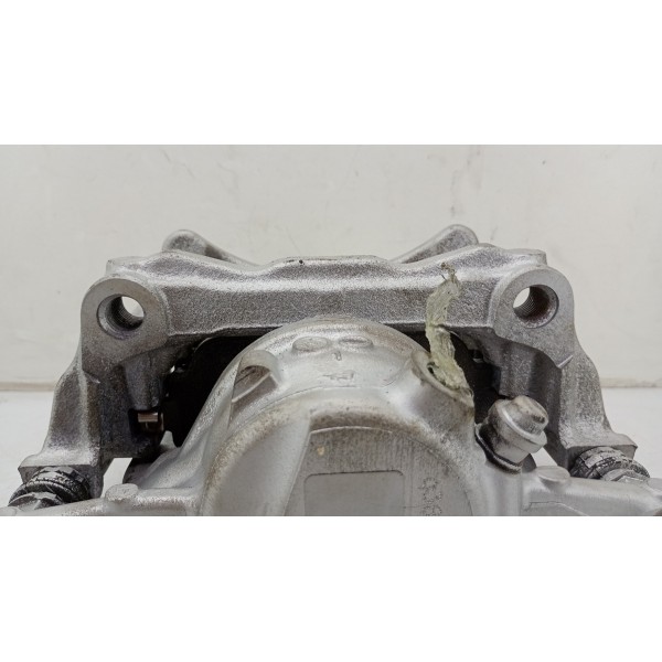 Pinça Dianteira Direita Mercedes C200 2.0t 14/15