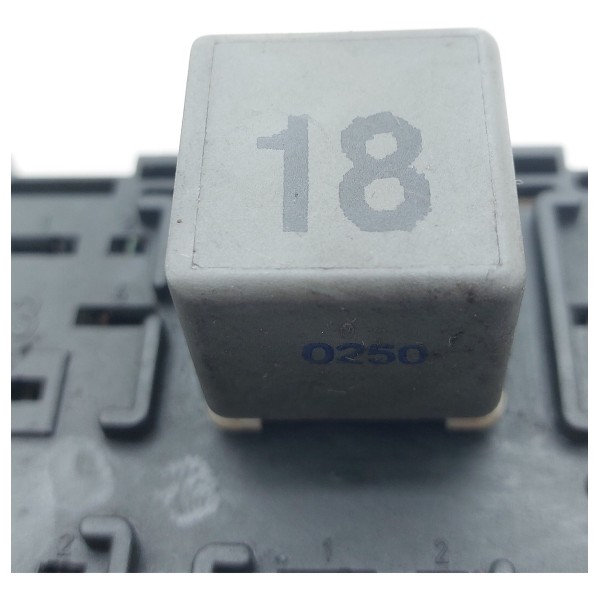 Caixa De Fusível Original Golf Audi A4 357937039