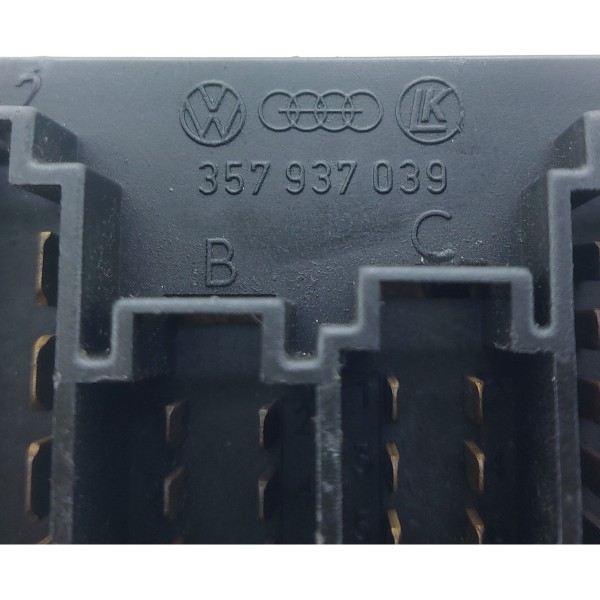 Caixa De Fusível Original Golf Audi A4 357937039