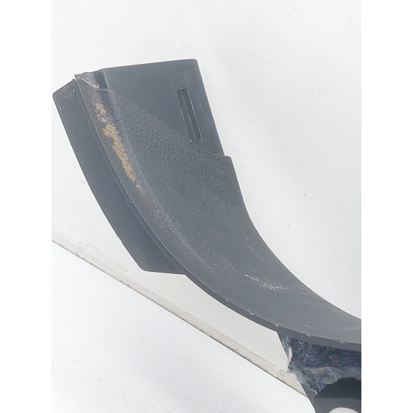 Moldura Inferior Pé Coluna Dianteiro Direito Amarok V6 11/16