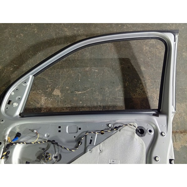 Porta Dianteira Direita Amarok V6 17/21 C/detalhes Preto