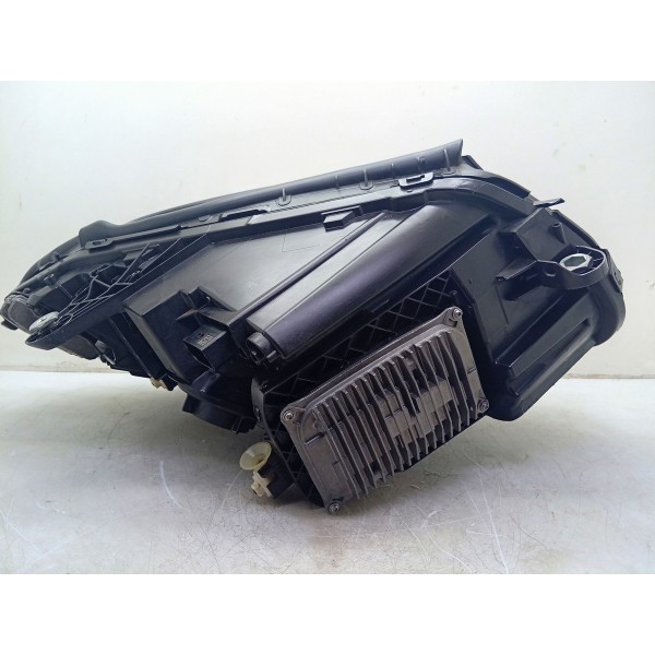 Farol Esquerdo Mercedes C180 15/19 A2058260900