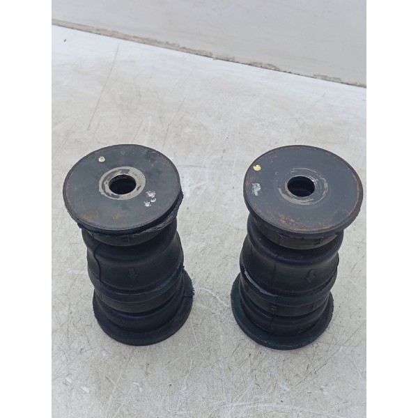 Coxim Carroceria Mercedes C180 15/19 Amarelo Amarelo