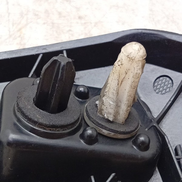 Suporte Guia Parachoque (te) Ford Ka Sedan 18/23 J7bbf17a882