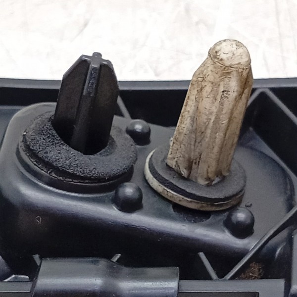 Suporte Guia Parachoque (te) Ford Ka Sedan 18/23 J7bbf17a882