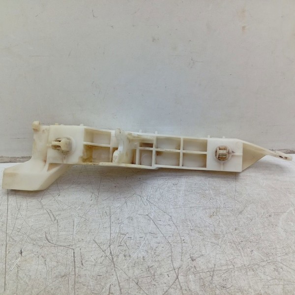 Guia Parachoque Dianteiro Direito Triton/pajeiro 21/24 1t2h