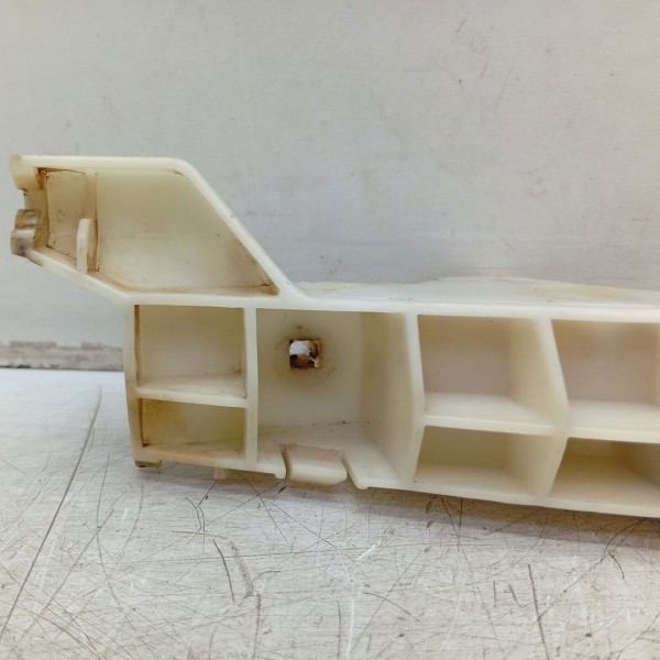 Guia Parachoque Dianteiro Direito Triton/pajeiro 21/24 1t2h