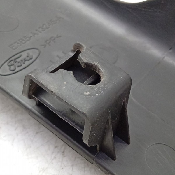 Soleira Traseira Esquerda Ford Ka Ano 14/20 E3b5a13245a