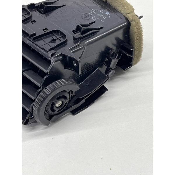 Difusor De Ar Direito Nissan Tiida 2009 A 2012