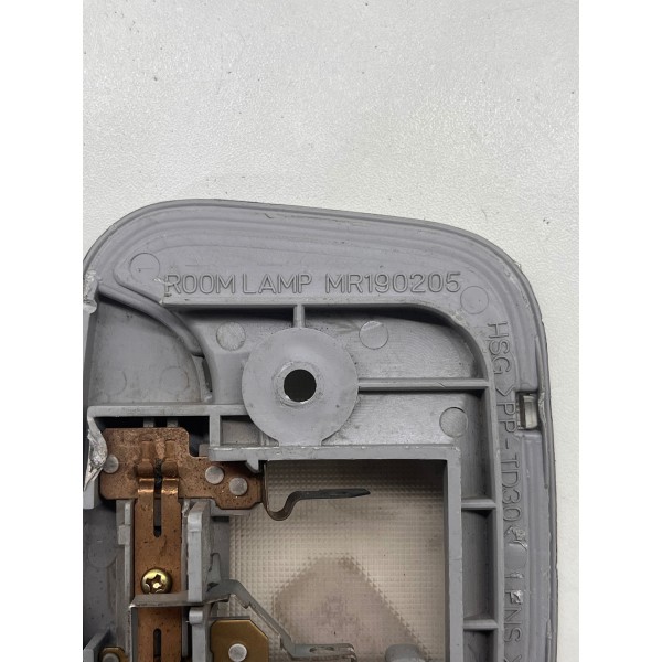 Luz Cortesia Teto Traseiro Mitsubishi Pajero 2003