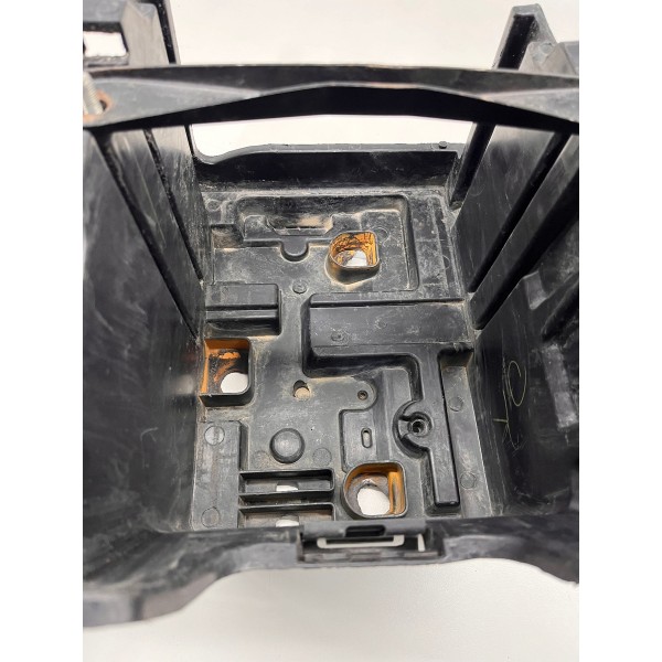 Base Suporte Caixa Bateria Ford New Fiest 2015