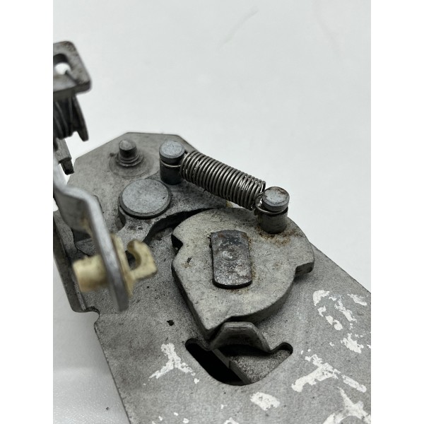 Fechadura Tampa Traseira Volkswagen Saveiro 2009