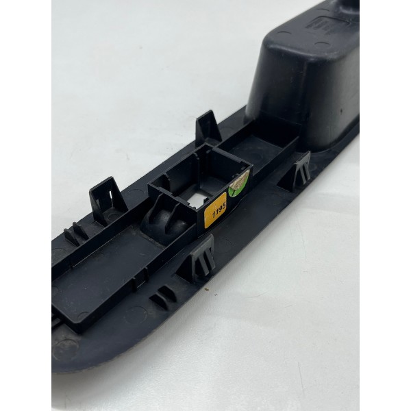 Moldura Botão Vidro Dianteiro L.d Fiat Mobi 2020 A 2024