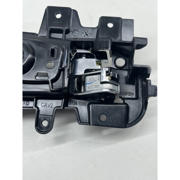 Maçaneta Interna Diant Esq Commander Ram Rampage 2024 A 2025