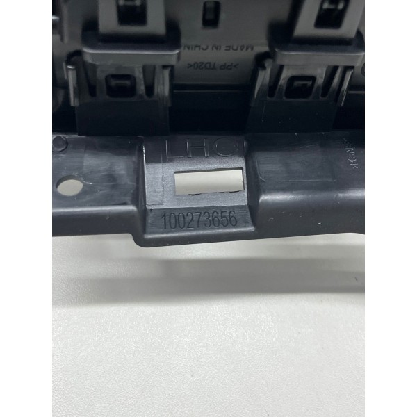 Difusor De Ar Esquerdo Ram Rampage  2024 A 2025