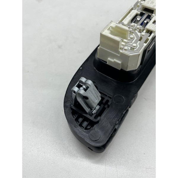 Alça De Teto Dianteiro Esq. Ram Rampage 2024 A 2025