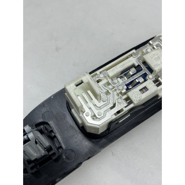 Alça De Teto Dianteiro Esq. Ram Rampage 2024 A 2025