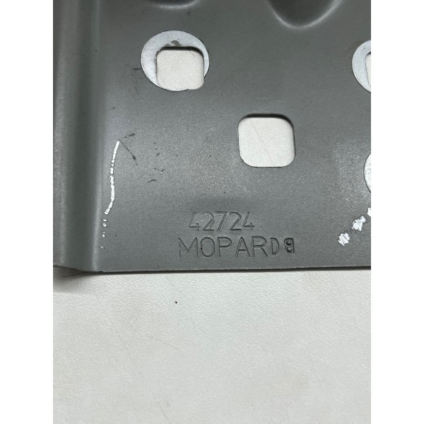 Suporte Paralama Dianteiro Esquerdo Ram Rampage 2024 A 2025