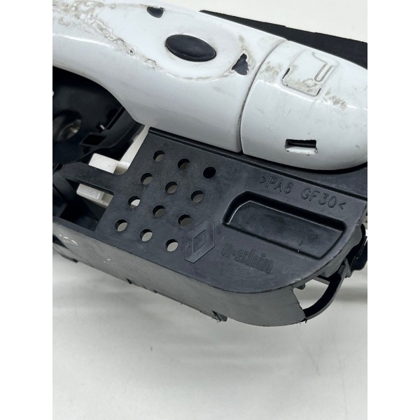 Maçaneta Porta Traseira Esquerda Renault Fluence 2015