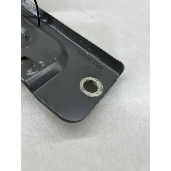 Dobradiça Braço T.e Tampa Traseira Ram Rampage  2024 A 2025