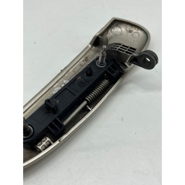 Maçaneta Traseira Esquerda Chevrolet Onix 2013 A 2019