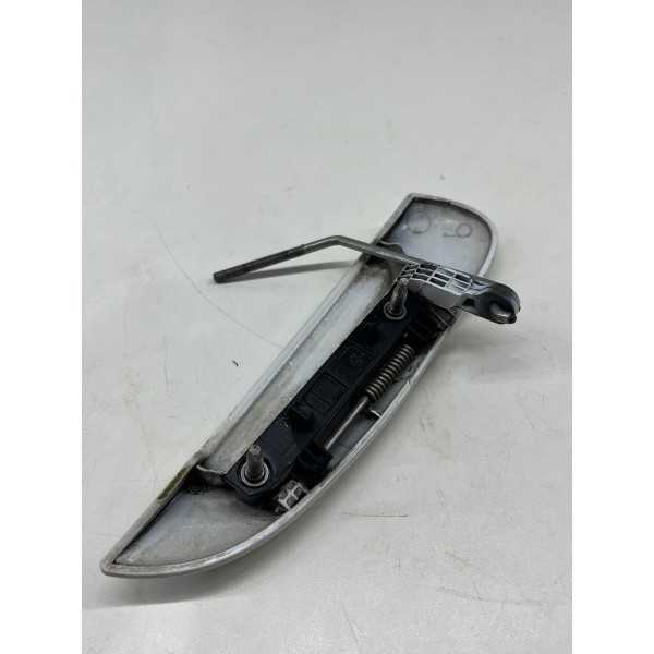 Maçaneta Ext. Traseira Esquerda Chevrolet Onix 2013 A 2018