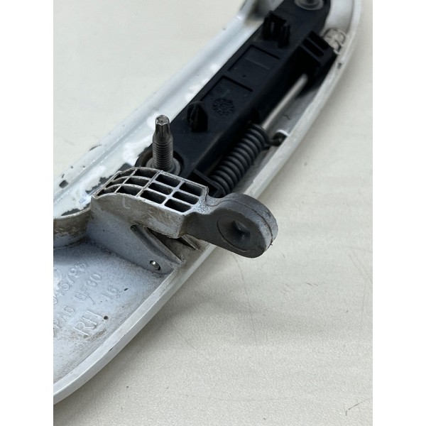 Maçaneta Traseira Lado Direito Chevrolet Onix  2013 A 2019