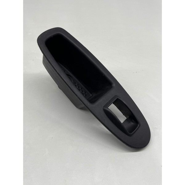 Moldura Botão Vidro Traseiro Direito Fiat Punto 2008 A 2017