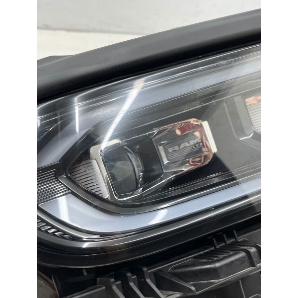 Farol Dianteiro Direito Led Rampage 2023 A 2025 2023a2025 Direito/passageiro