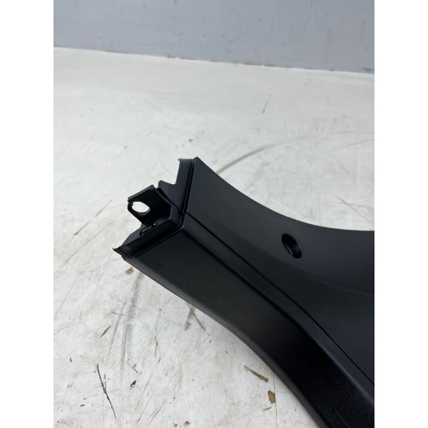 Acabamento Traseiro Direito Caçamba Ram Rampage 2025