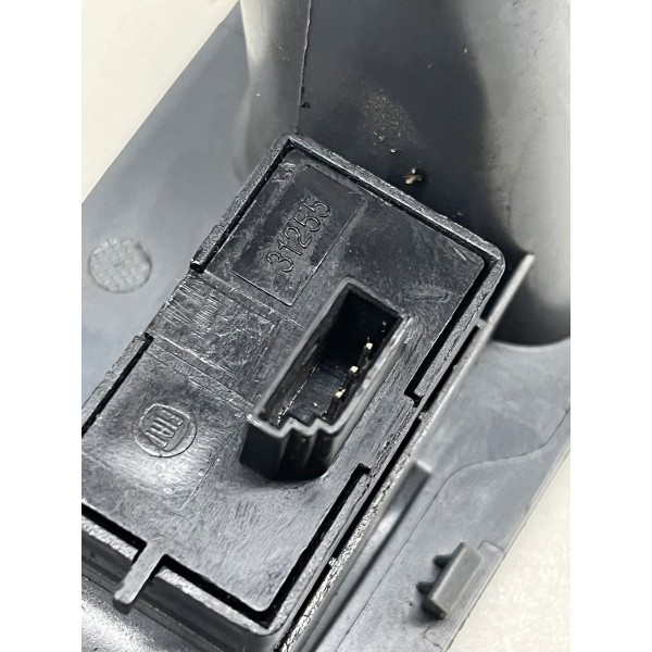 Moldura Botão Vidro Tras Dir Fiat Grand Siena 2012 A 2018