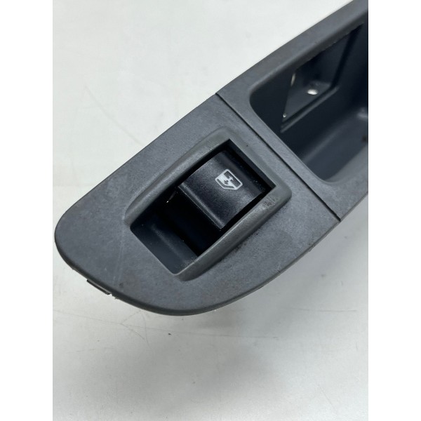 Moldura Botão Vidro Tras Dir Fiat Grand Siena 2012 A 2018