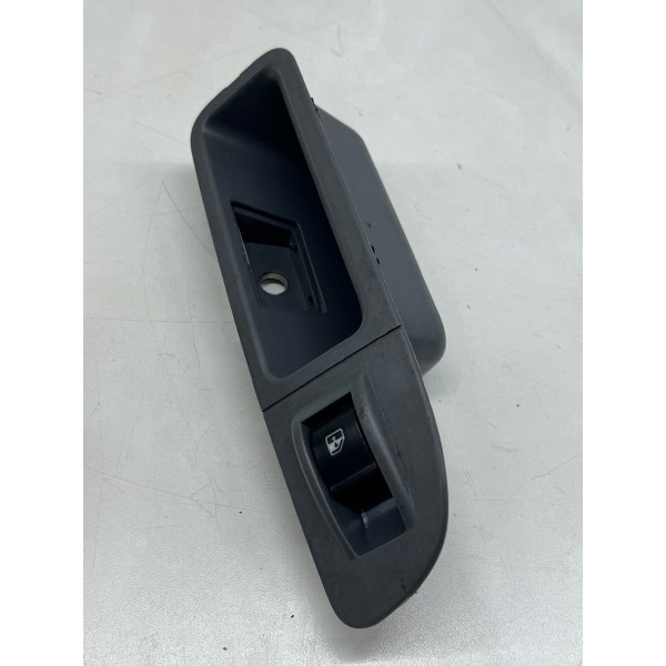 Moldura Botão Vidro Tras Dir Fiat Grand Siena 2012 A 2018