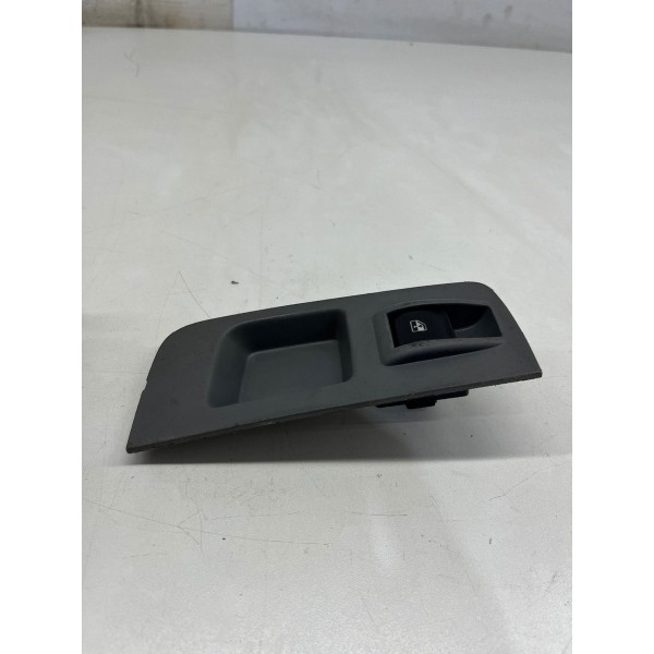 Botão Vidro Dianteiro Direito Siena Attractiv2 2013 A 2017