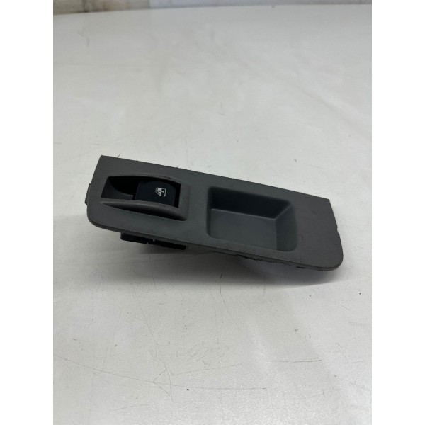 Botão Vidro Dianteiro Direito Siena Attractiv2 2013 A 2017