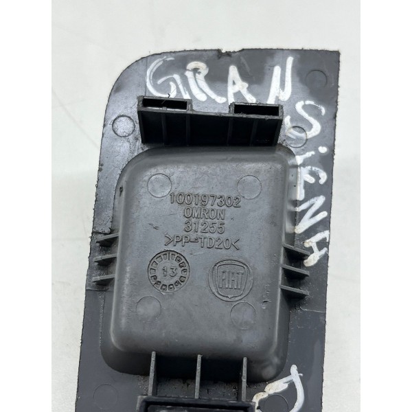 Botão Vidro Dianteiro Direito Siena Attractiv2 2013 A 2017