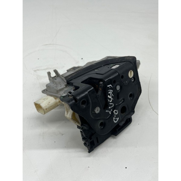 Fechadura Porta Dianteira Direita Vw Passat 2011 2012