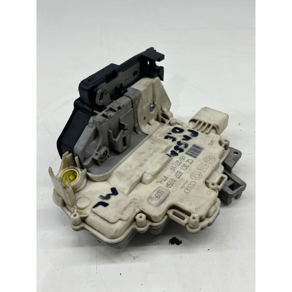 Fechadura Dianteira Esquerda Vw Passsat 2009 A 2014