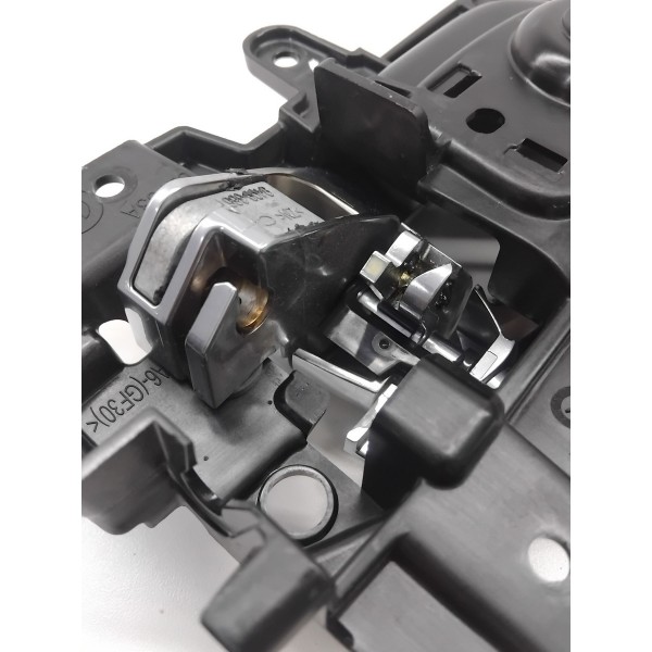 Maçaneta Porta Dianteira Esquerda Jeep Commander 2022 A 2025