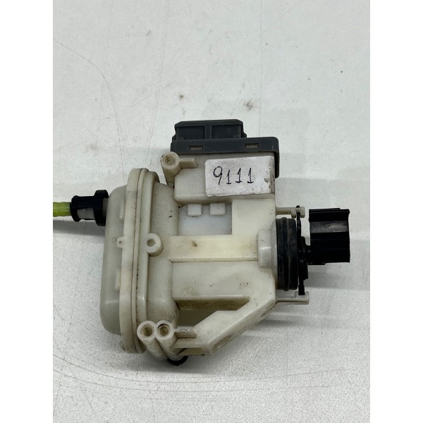 Trava Vácuo Tras Dir Volkswagen Passat 2000