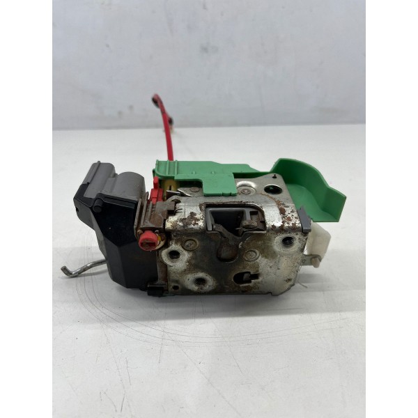 Fechadura Porta Traseira Direita Fiat Linia 2007 A 2013