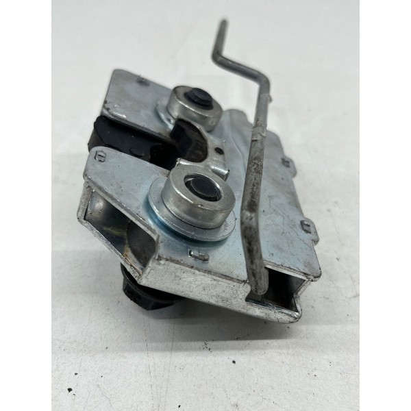 Fechadura Trava Encosto Banco Traseiro Gm Onix 2013 A 2019