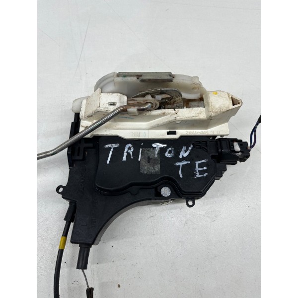 Fechadura Porta Traseira Esquerd Mitsubishi L200 2008 A 2016