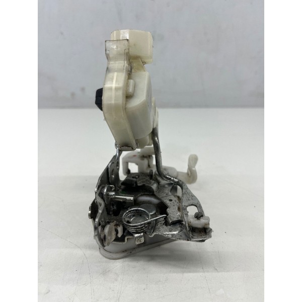 Fechadura Da Porta Dianteira Direita Toyota Etios 2019