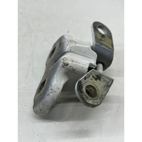 Dobradiça Porta Dianteira Direita Chevrolet Onix 2020