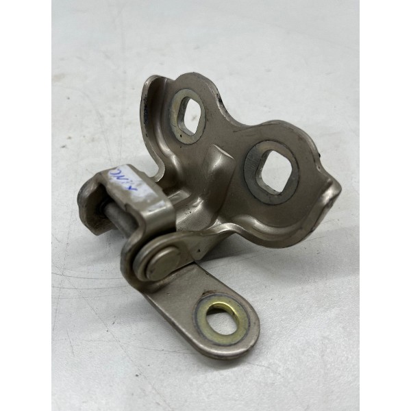 Dobradiça Traseira Dir.  Chevrolet Tracker 2020 A 2023