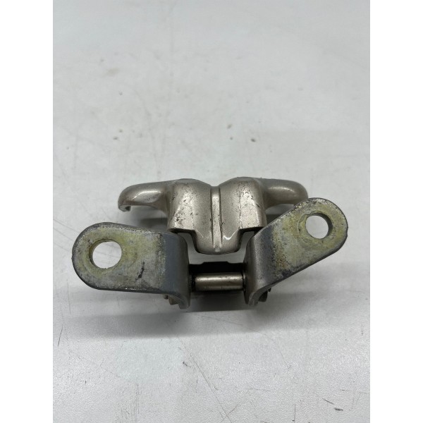 Dobradiça Traseira Dir.  Chevrolet Tracker 2020 A 2023