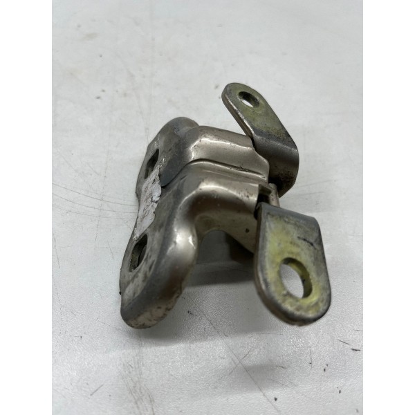 Dobradiça Traseira Dir.  Chevrolet Tracker 2020 A 2023