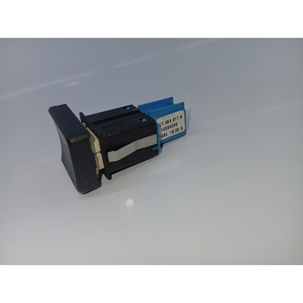 Botão Luz Da Caçamba Volkswagen Saveiro  2015 A 2017